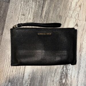 Michael Kors Jet Set Travel Large Pebbled Leather Pouch